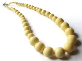 16 Inch Yellow Graduated Bead Necklace Vintage Necklace bL2