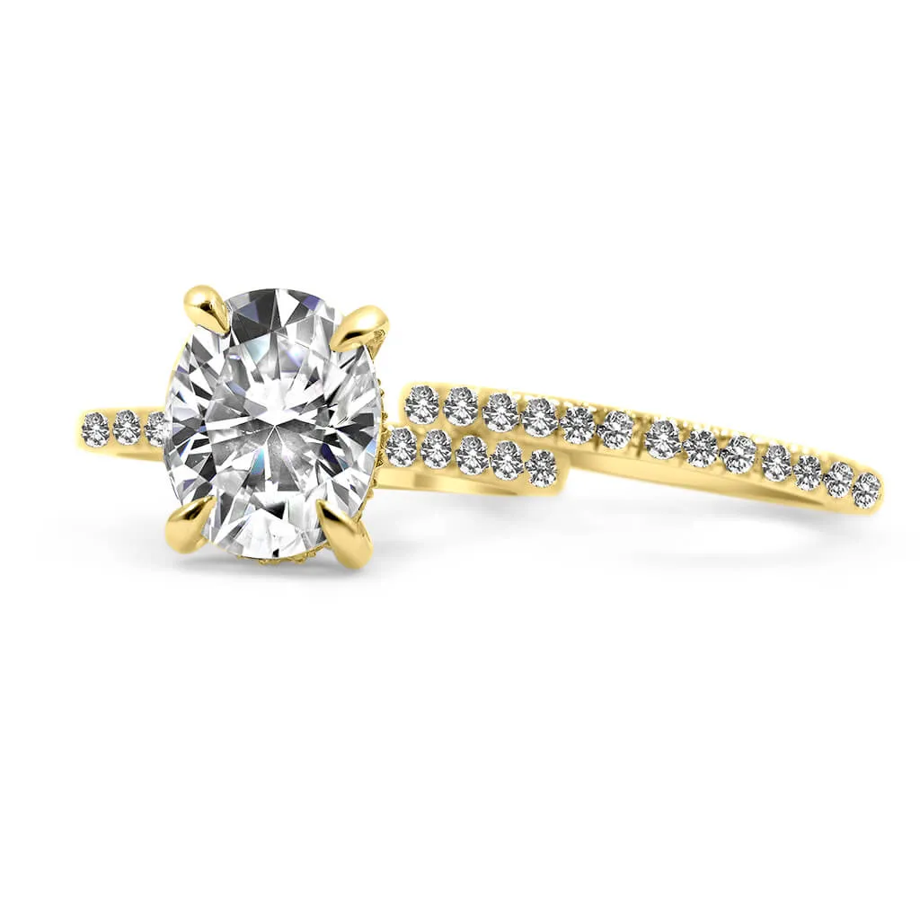 Ally | Oval Moissanite Engagement Ring Set