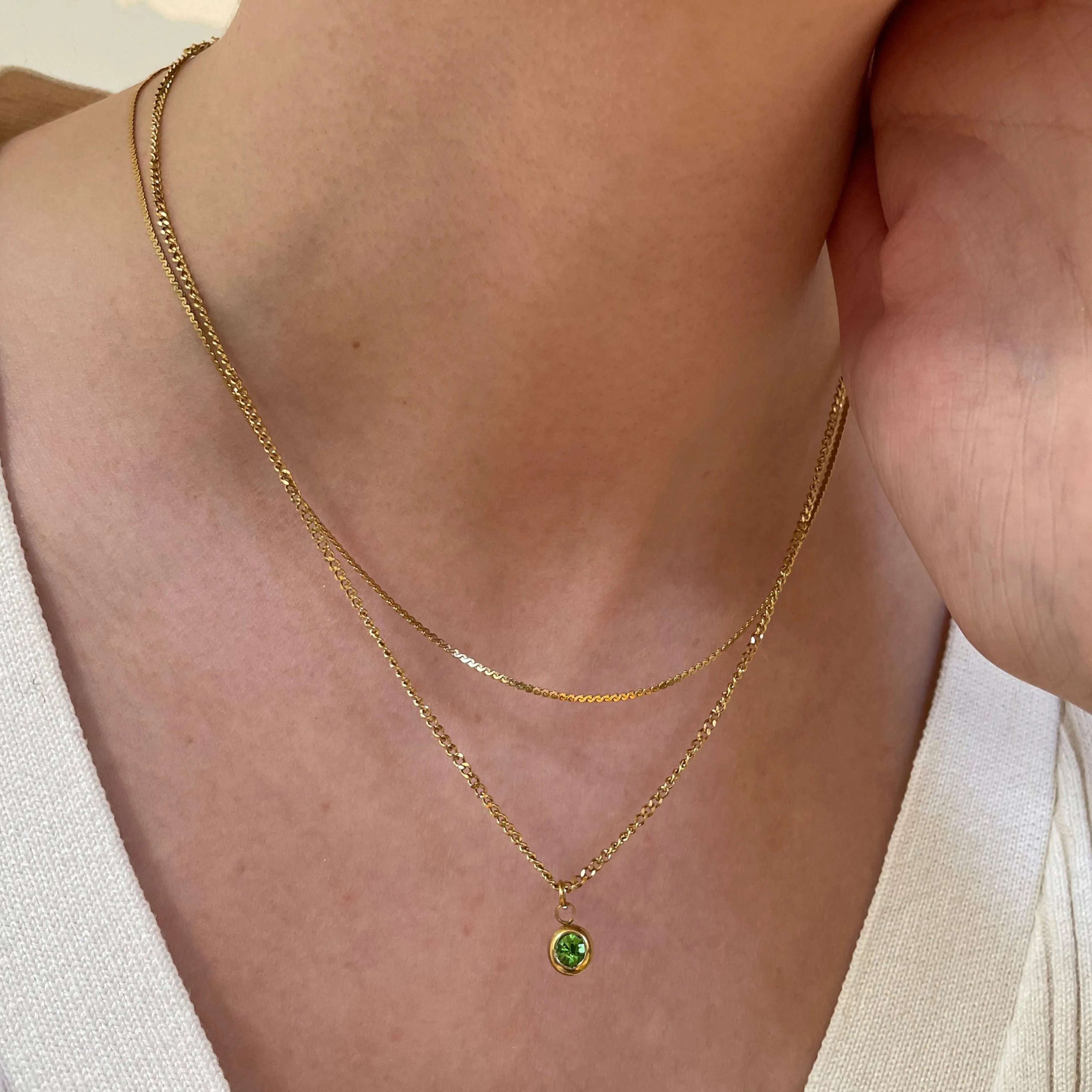 DELILAH PERIDOT BIRTHSTONE PENDANT NECKLACE - AUGUST