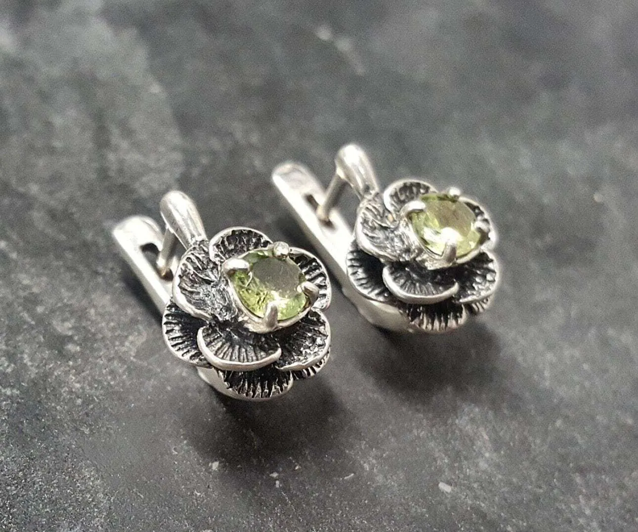 Flower Peridot Earrings - Green Floral Studs - Vintage Flower Earrings