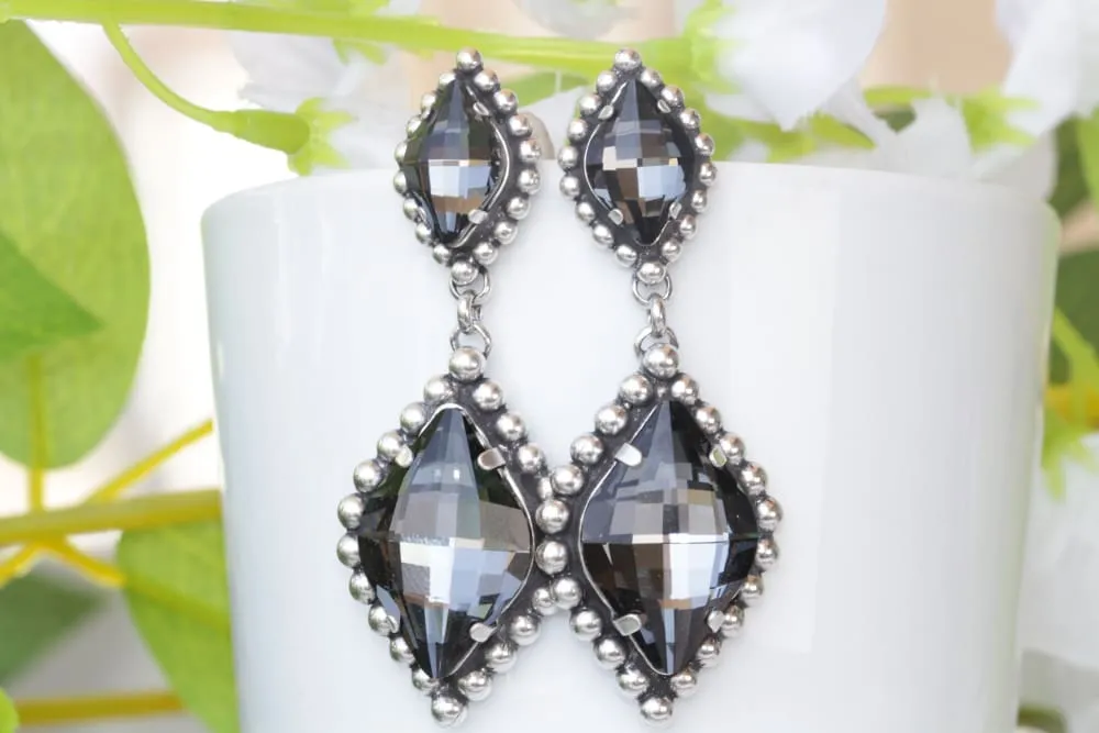 GRAY DROP EARRINGS