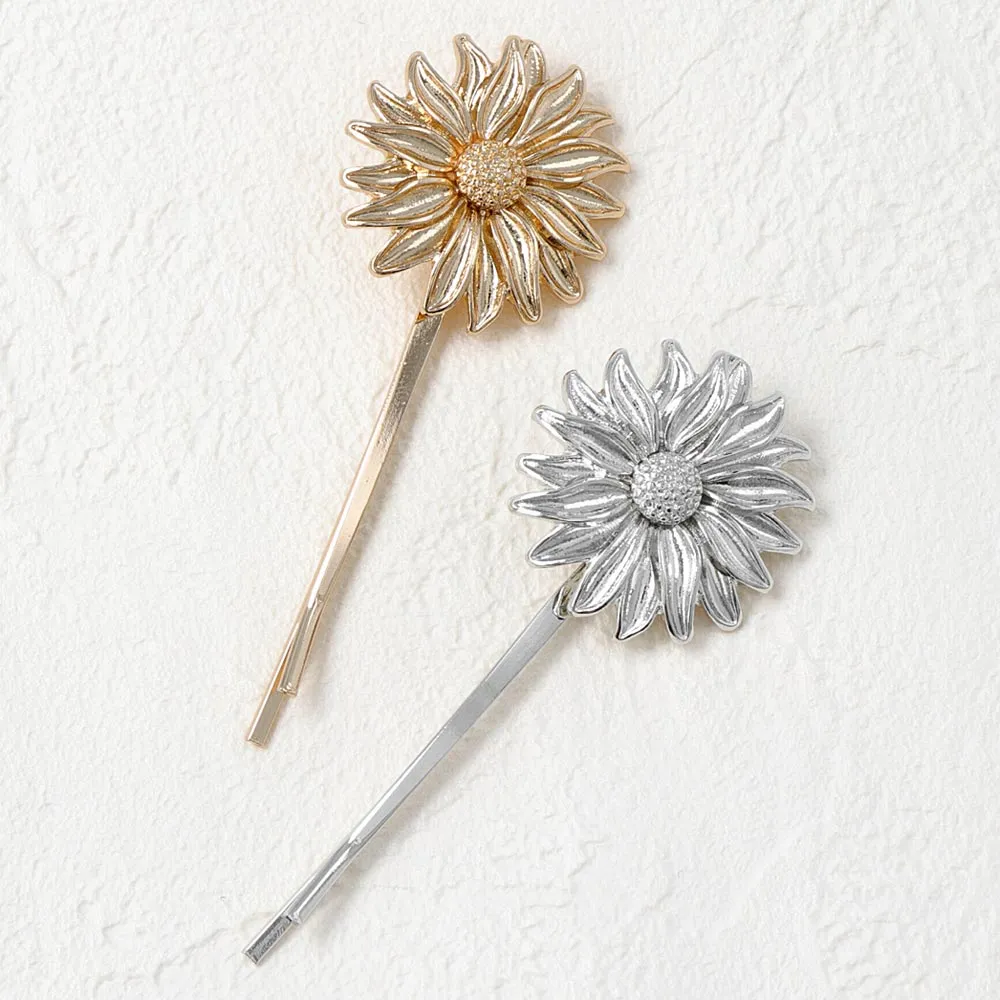 Metal Marguerite Hairpin