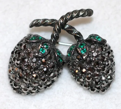 Weiss Silvertone Marcasite and Green Rhinestone Berry Demi Parure :Brooch/Pin/Earrings